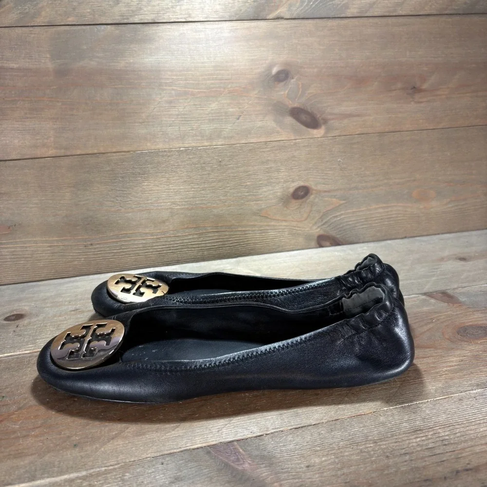 Tory Burch Minnie Womens size 9 shoes Black Leather Gold Logo Ballet flats